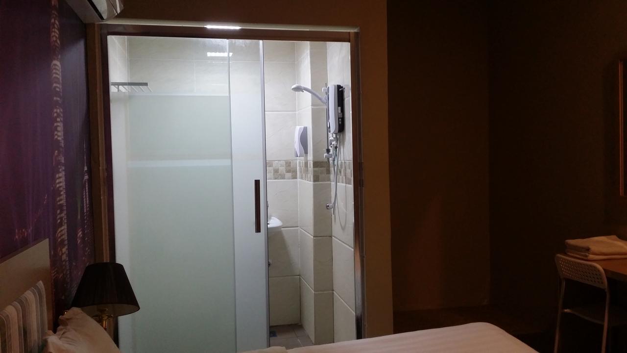 Om Hotel Simpang Ampat  Kültér fotó